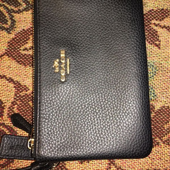 Coach - Picture 4 of 4